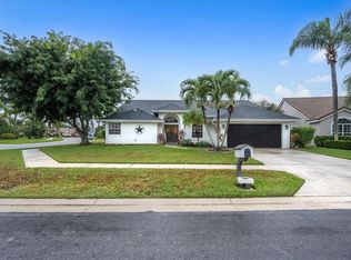 1235 Columbine Pl, Wellington, FL 33414