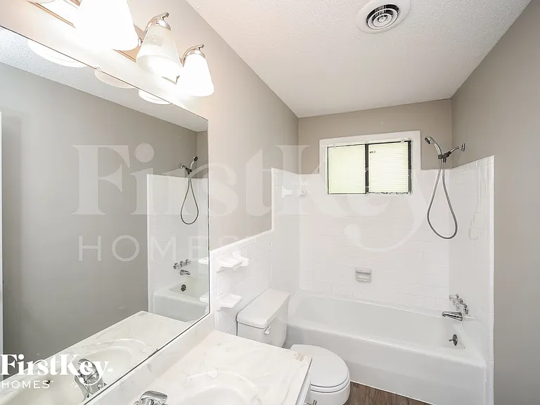 7006 Loddon Cv — Photo 8