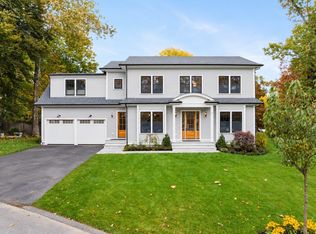 15 Lafayette Cir, Wellesley, MA 02482