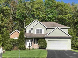 8 Rose Ridge Ct, Saratoga Springs, NY 12866