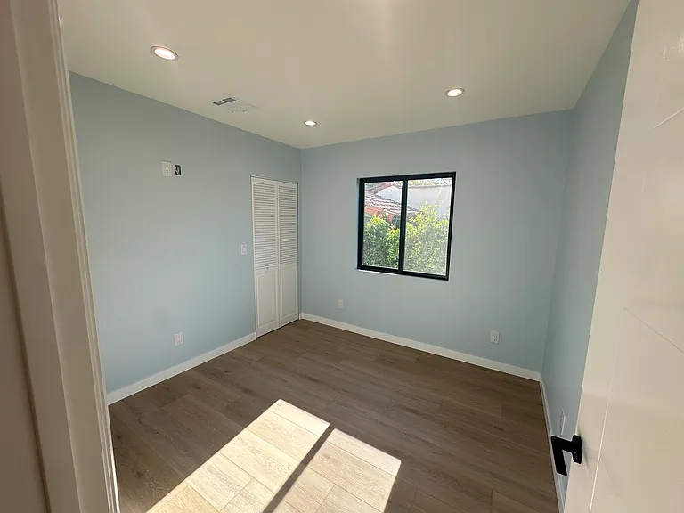 1259 Winchester Ave — Photo 7