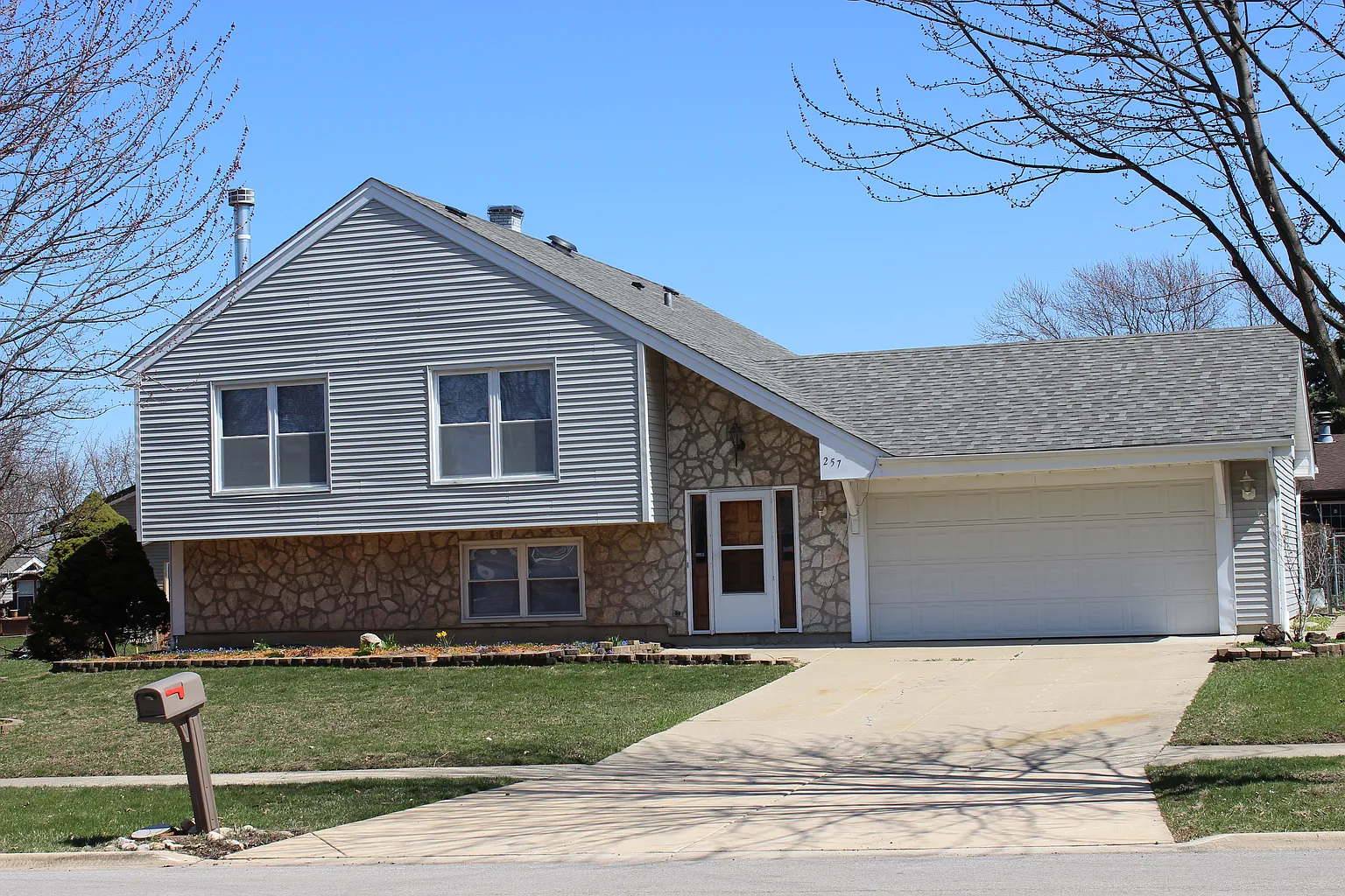 257 Winston Ln photo 1