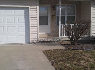 121 N 8th St, Auburn, IL 62615