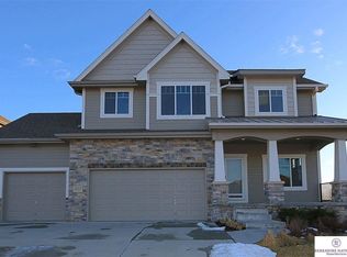 12553 Cove Hollow Dr, Papillion, NE 68046