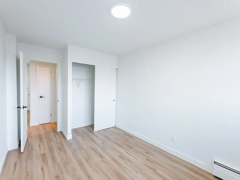 9700 Bonaventure Dr SE — Photo 55