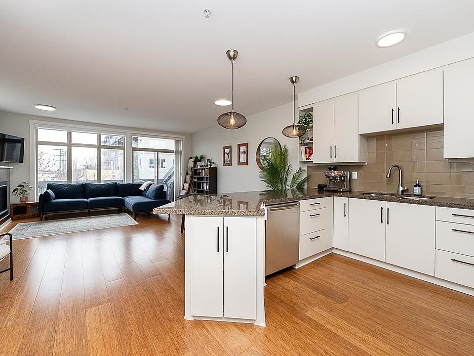 1st image of 6111 London Rd #220