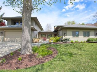 60 Greencroft Dr, Champaign, IL 61821