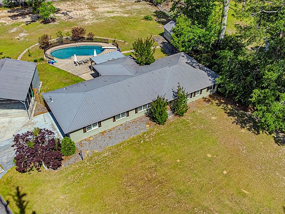 3rd image of 2414 Meadowbrook Dr