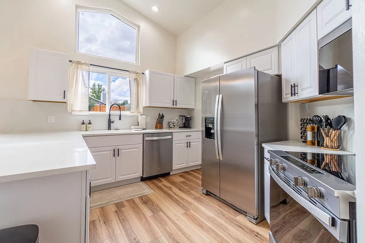 3 bed, 2000 sqft, $6,500 — Photo 4