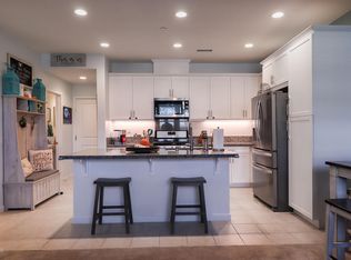 28708 Jardineras Dr, Santa Clarita, CA 91354