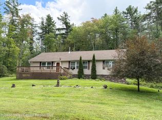 9 Pinekill Ln, Maplecrest, NY 12454