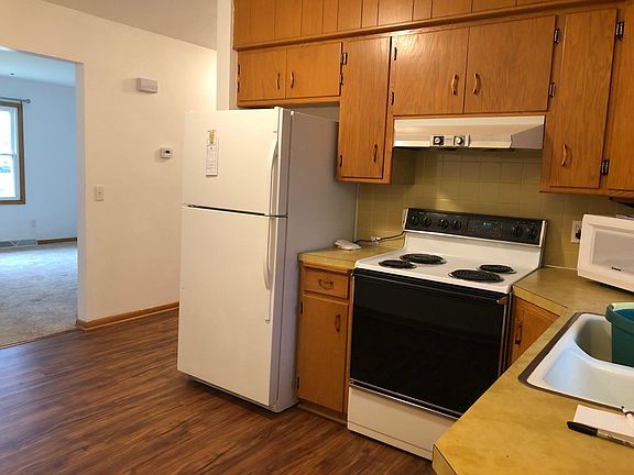 3rd image of 125 Spruce St