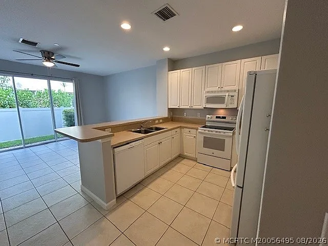 2 bed, 2.5 bath, 1627 sqft, $2,200 — Photo 2