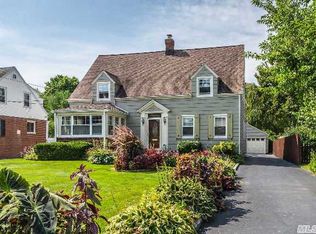 26 Community Rd, Bay Shore, NY 11706