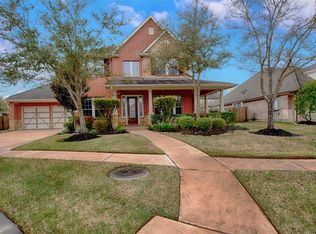 221 Ranchwood Ln, Friendswood, TX 77546