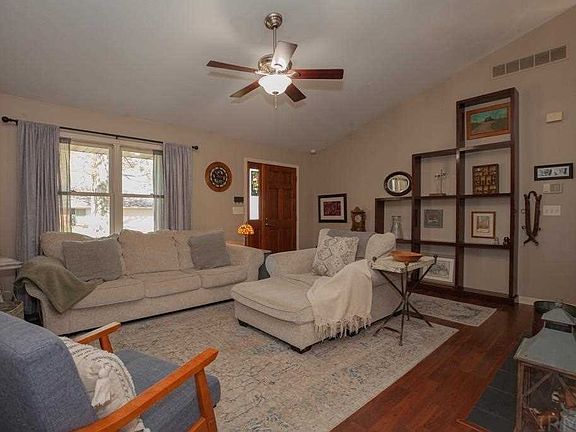 3rd image of 6088 River Bluff Dr
