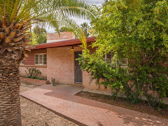 3rd image of 3804 E Calle De Soto