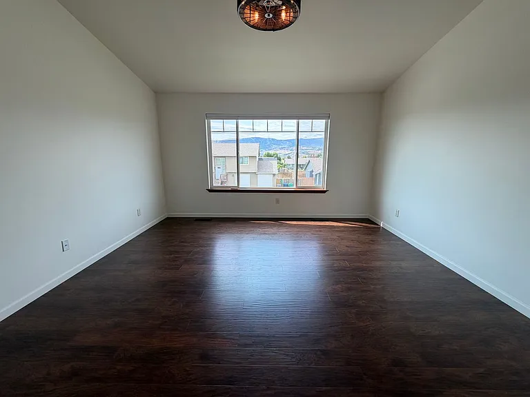 2581 NE Noble Loop — Photo 16
