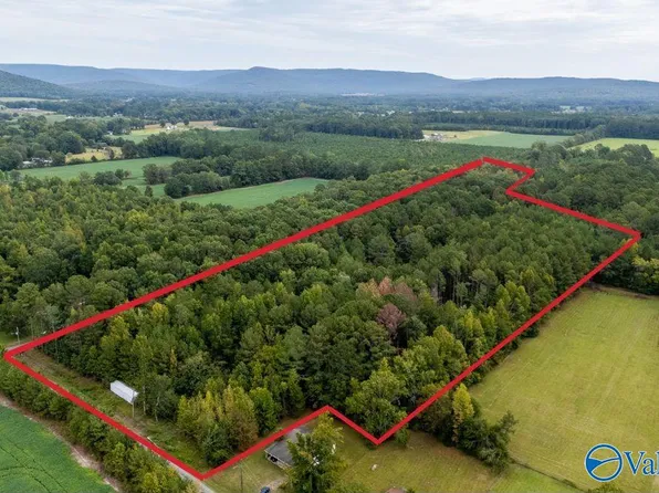 261 Dudley Ln, Owens Cross Roads, AL 35763