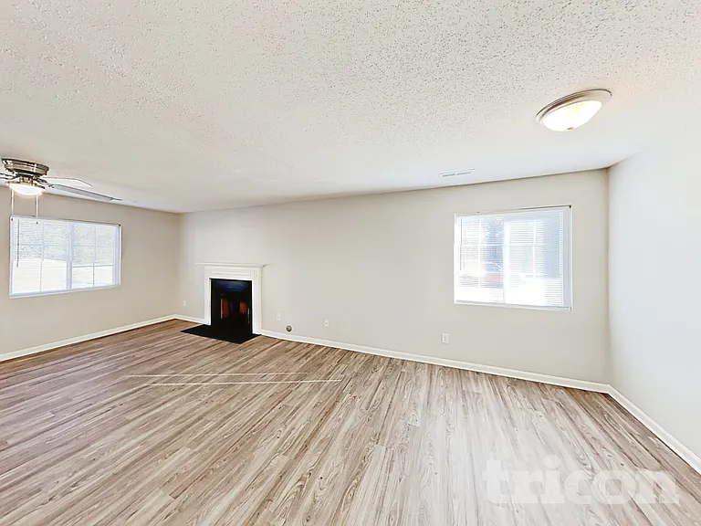 2675 Chatfield Dr — Photo 4