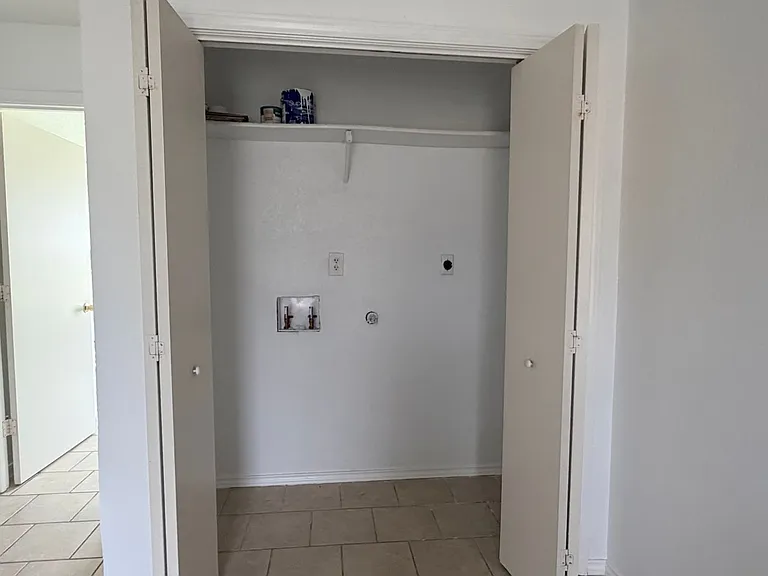 1107 Circle M Dr — Photo 14