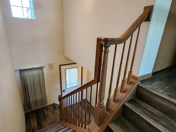 4th image of 680 E Whispering Oaks Ct