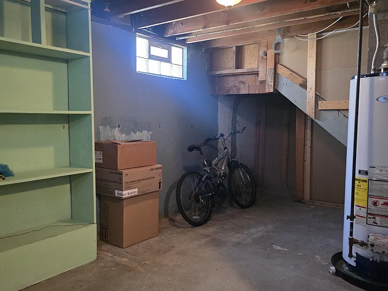 77 Marion Rd — Photo 16