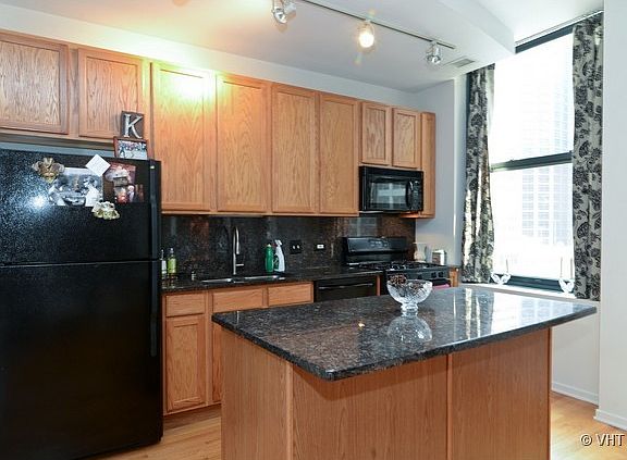5th image of 208 W Washington St APT 1212