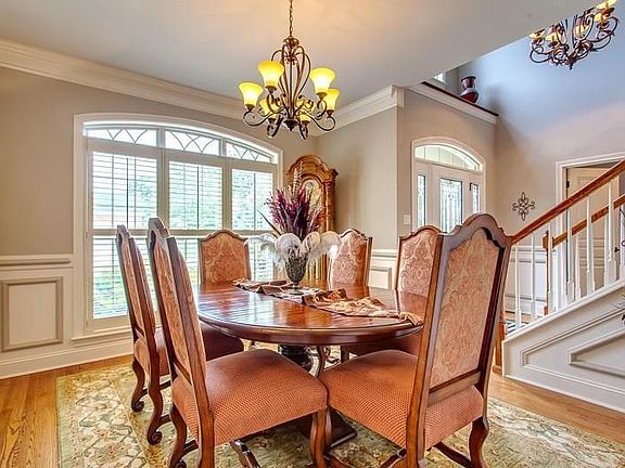 4th image of 700 Manor Station Ln