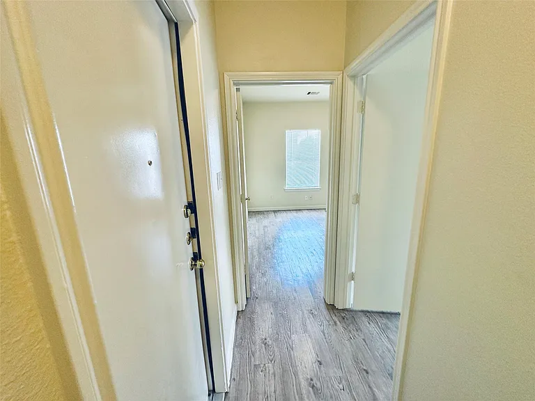 2873 Southampton Way #B — Photo 31