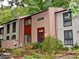 2410 Cloudcroft Sq, Reston, VA 20191