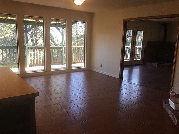 Dining room-leg rm on right