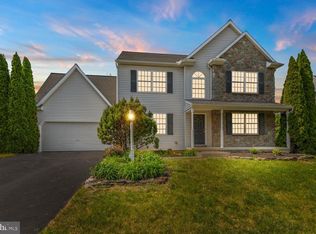 605 Rosewood Cir, Lititz, PA 17543