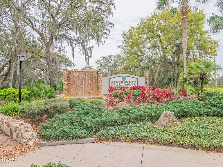 6236 Clover Bend Dr — Photo 3