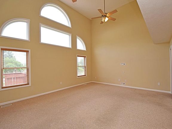 5th image of 4620 Amelia Dr