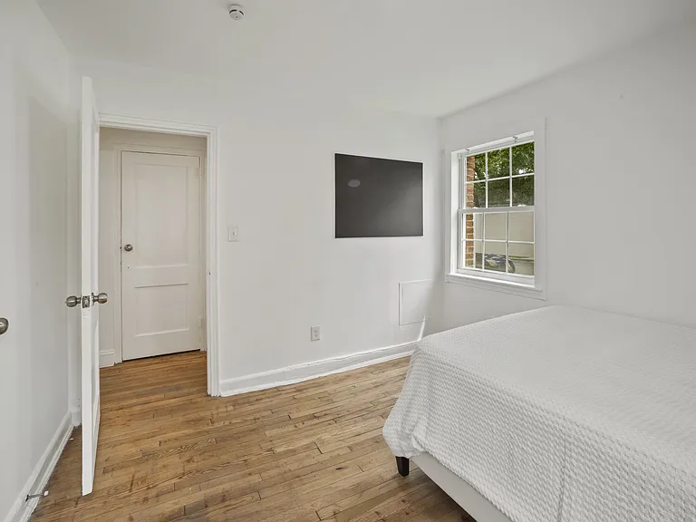 30 Danbury St SE #1 — Photo 34