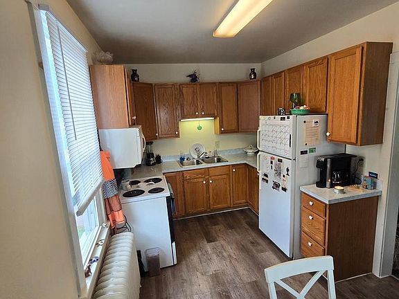 2nd image of 442 S Main St