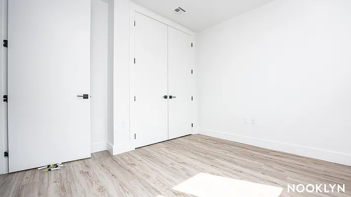 Rented by Nooklyn NYC LLC | media 12