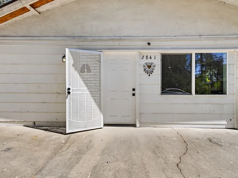 3841 Bannister Rd — Photo 1