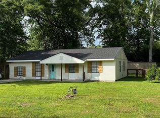 1201 Montgomery St, Mandeville, LA 70448