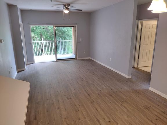 3rd image of 615 Fairway Dr APT 208