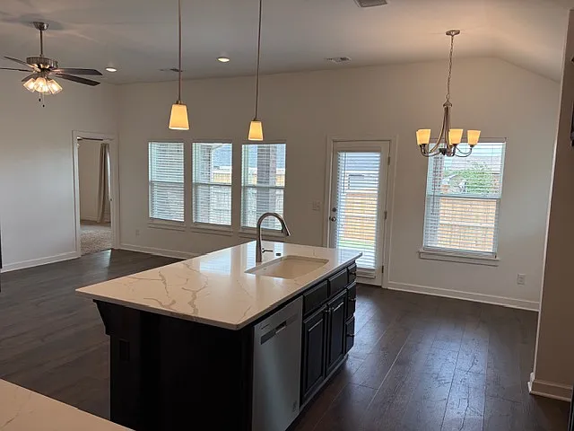 604 Caladium Dr — Photo 12