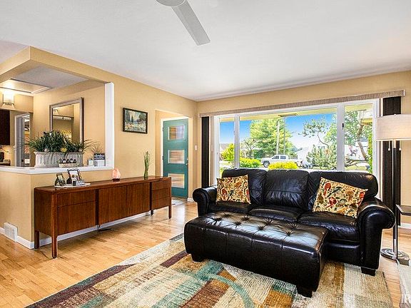 4th image of 2812 Greenleaf Blvd