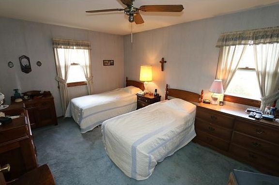 4th image of 487 Willsher Dr