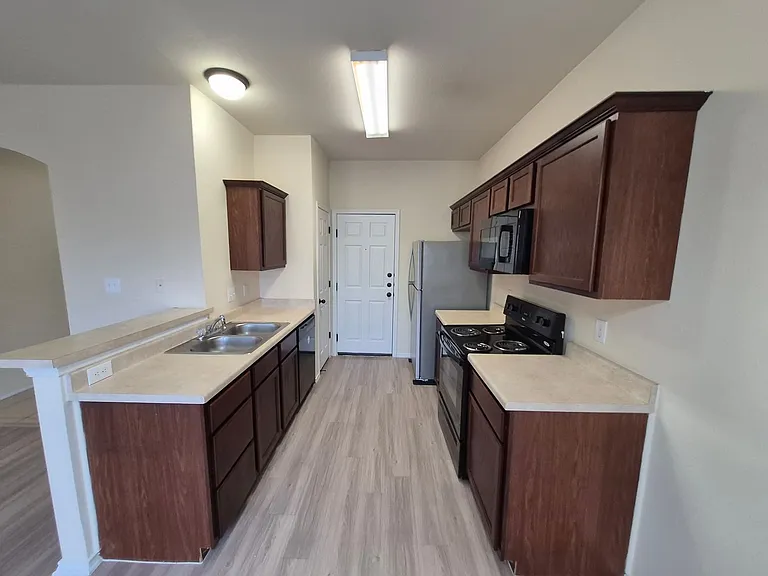 7208 Colina Way — Photo 9