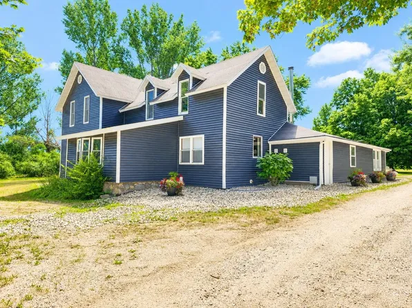 10651 N Vandecar Rd, Farwell, MI 48622