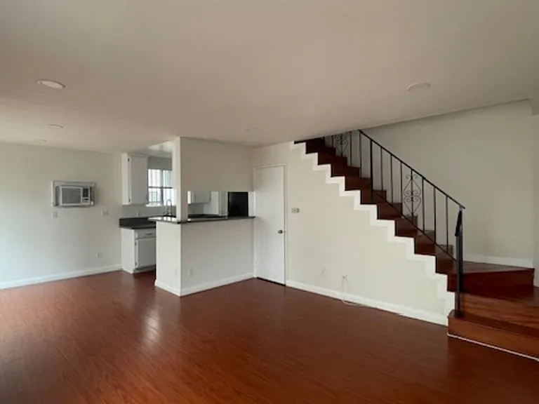 4826 Rosewood Ave #5 — Photo 5