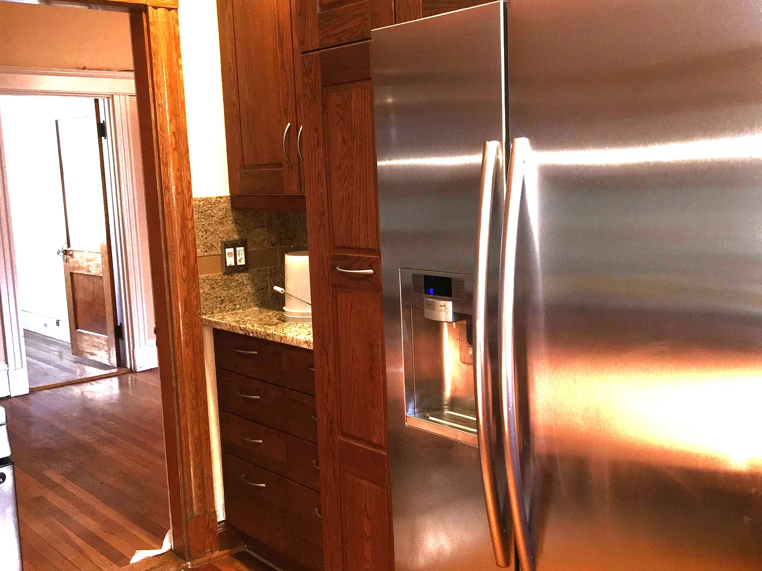 3 bed, 1100 sqft, $3,500 — Photo 2