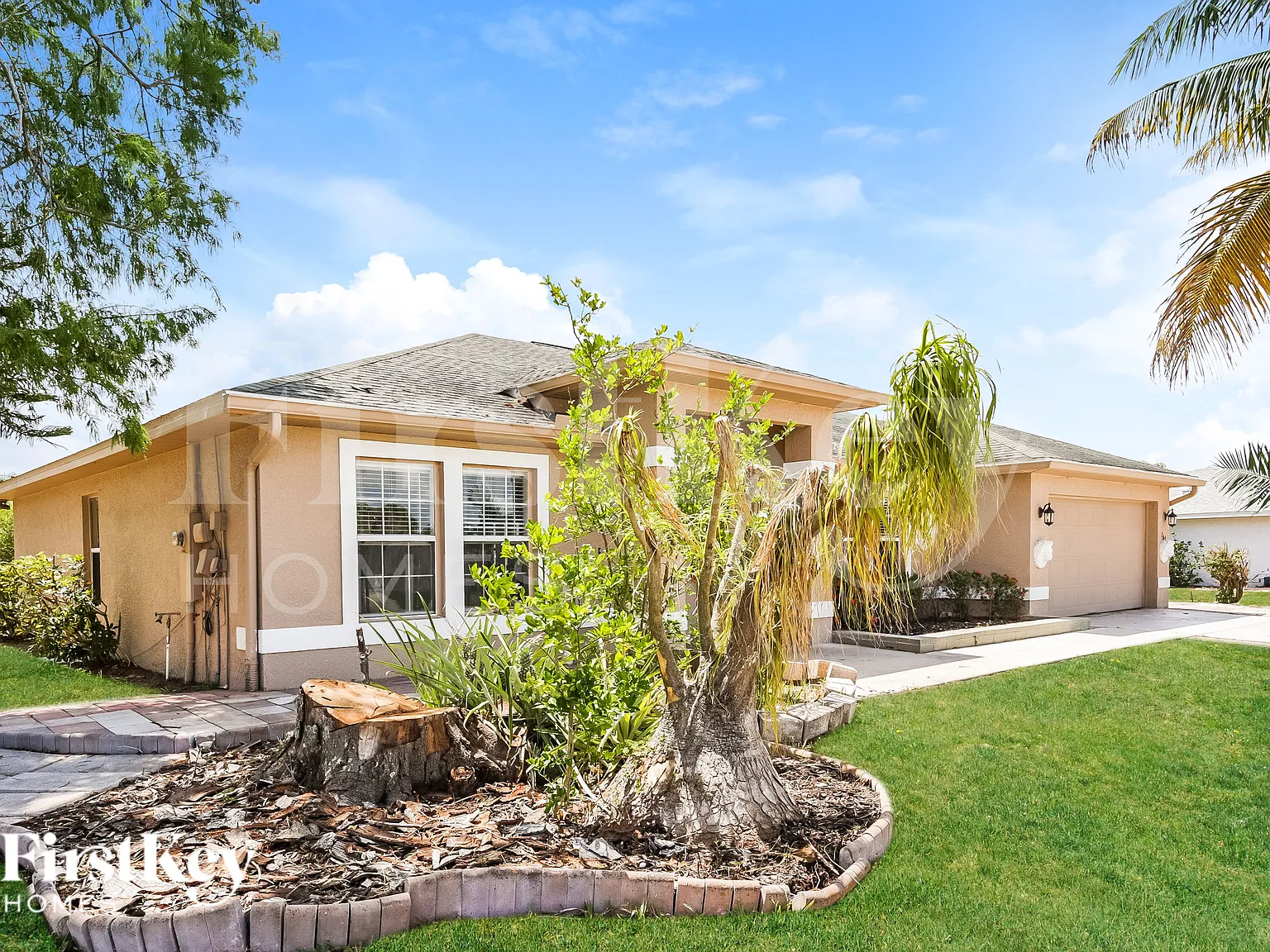 3 bed, 2.0 bath, 2007 sqft, $1,590 — Photo 2