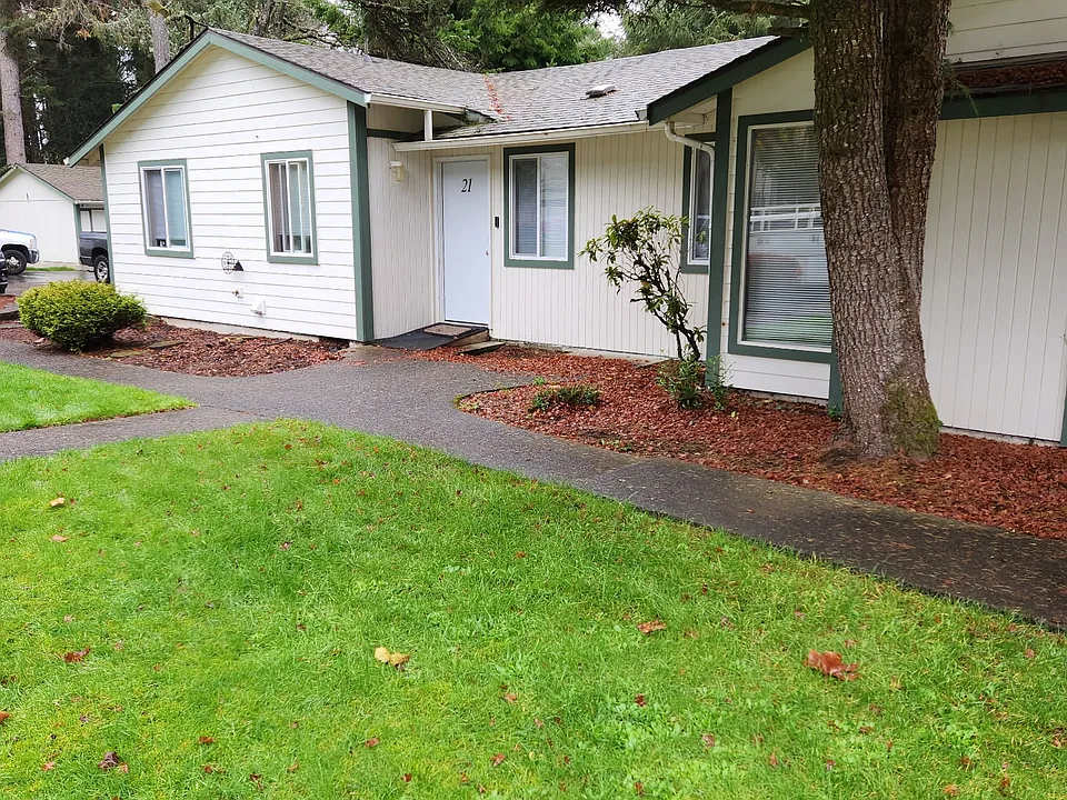 Lincoln Woods Apartments